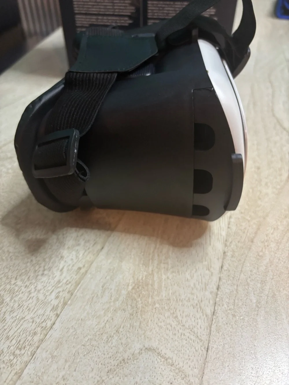 American Eagle Outfitters Black Mobile Phone VR Headset Boxed